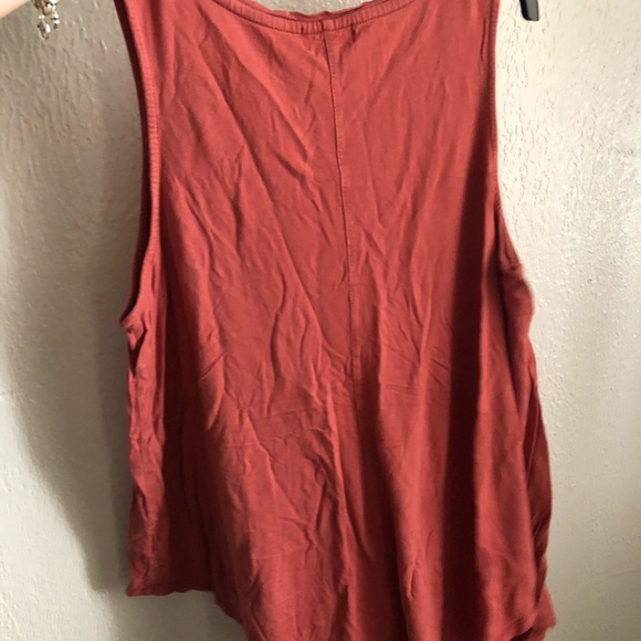 Tank tops - Picture 4 of 4